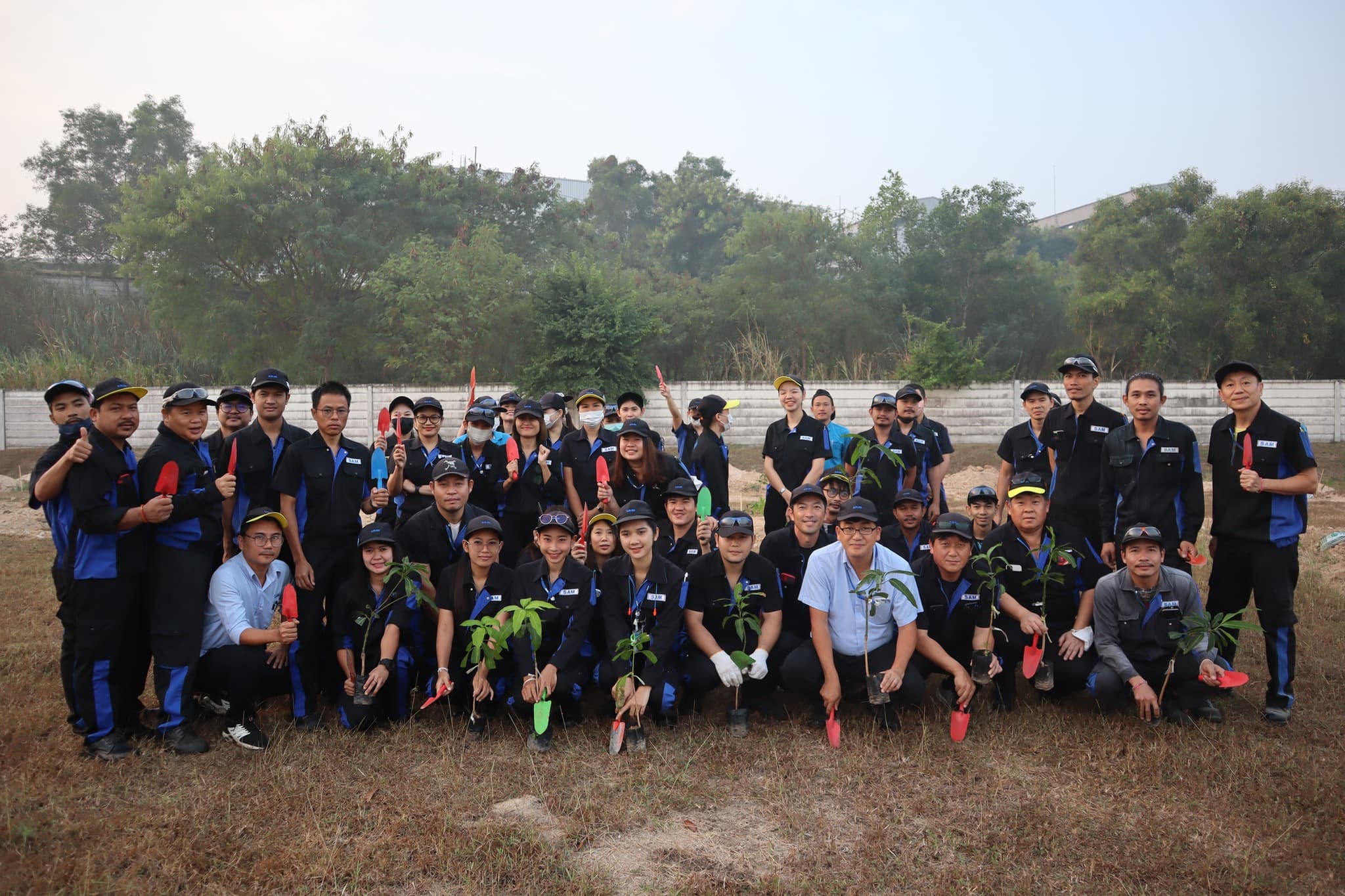 สวัสดีปีใหม่ 2024 — กิจกรรมปลูกต้นไม้ในพื้นที่โรงงาน — 3/5